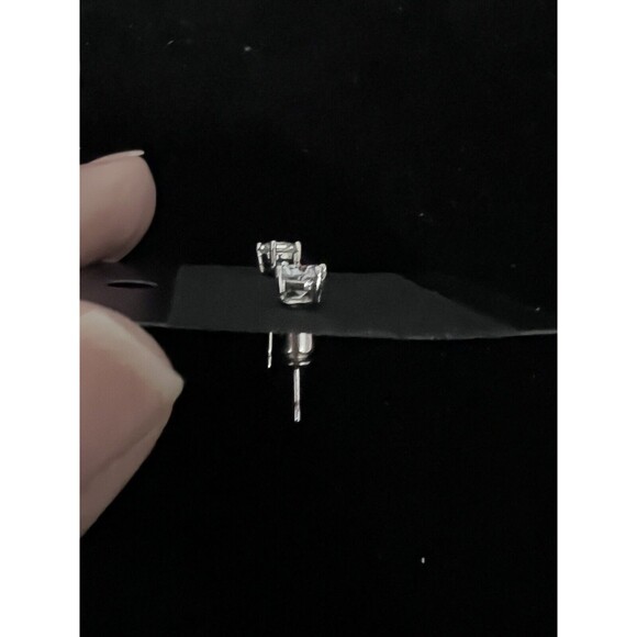 Vintage Clear 5mm Crystal Earrings Solitaire Pierced Studs 4-Prong Silvertone - Picture 5 of 11